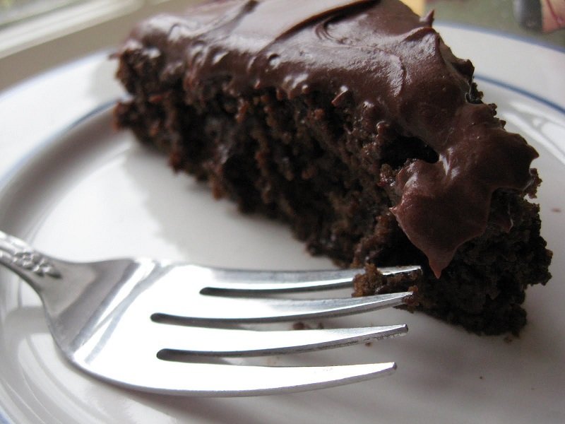 слоеный шоколадный торт