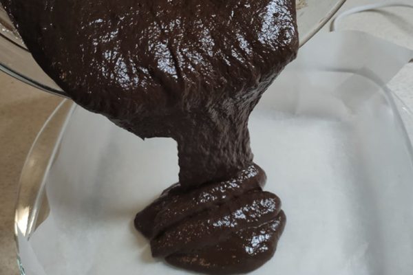 За десертами в магазин не бегаю, делаю домашние банановые ириски из двух ингредиентов, дети счастливы