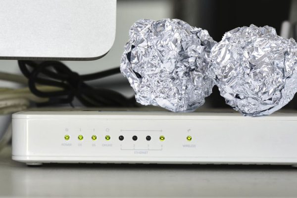 Зачем сообразительные айтишники накрывают Wi-Fi-роутер фольгой