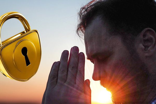 Какими словами обратиться к Господу, чтобы закрыть беды и несчастья на 7 замков, сильная молитва