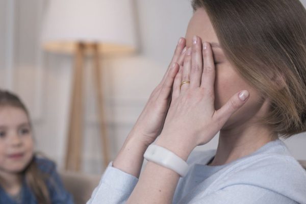 Очень устала сидеть в декрете, вызвала маму из села на помощь, но лучше бы она не приезжала вовсе