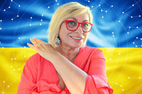 Сияющая Анжела Перл рассказала, что нам принесет особенная дата 12 апреля