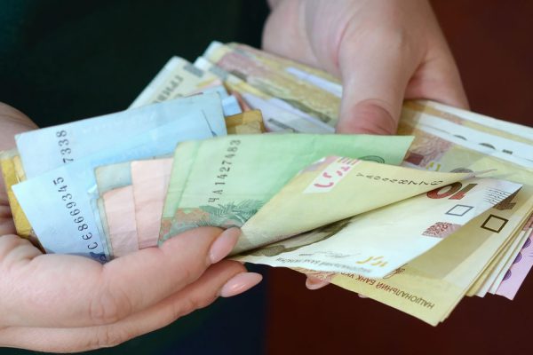 Муж пообещал, что принесет деньги на продукты к празднику, но на следующий день всё изменилось