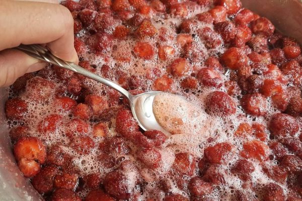 Непростительная ошибка, после которой клубничное варенье точно сбродит