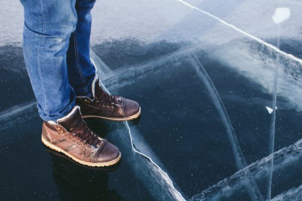 Как сделать обувь устойчивой даже на льду