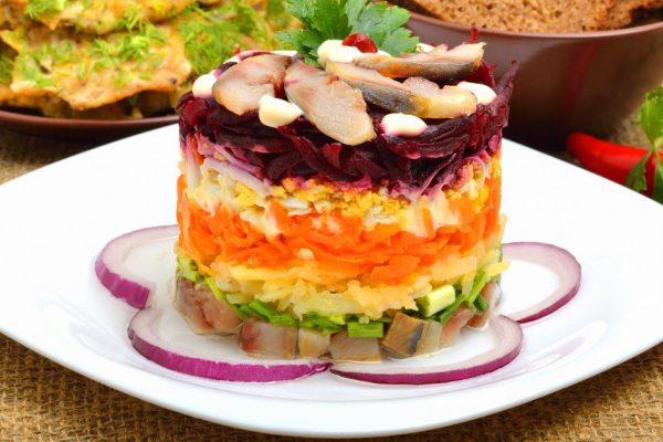 Вместо «Шубы» готовлю изящную «Скумбрию под шубой», новый салат для эффектной встречи 2022 года Тигра