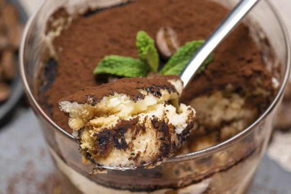 Когда на улице жара и дышать нечем, готовлю прохладный десерт из молока, чудесно освежает