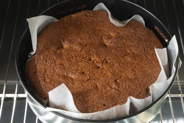 Тающий пирог, что мама испекла соседке в честь выписки из больницы