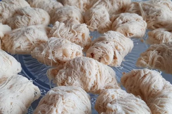 Готовим восточную сладость пашмак дома, по большому счету нужны лишь мука и вода