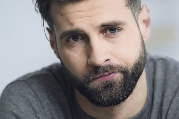 Пришел на выручку одной красивой женщине в очереди, думал, что Бог мне ее послал