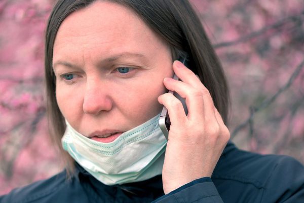 Что заставляет граждан принципиально ходить в маске даже на улице