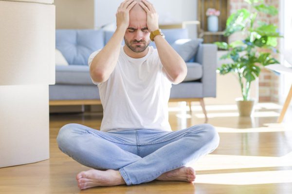 За что на мужчину взъелась вся семья, когда он купил квартиру на честно заработанные деньги