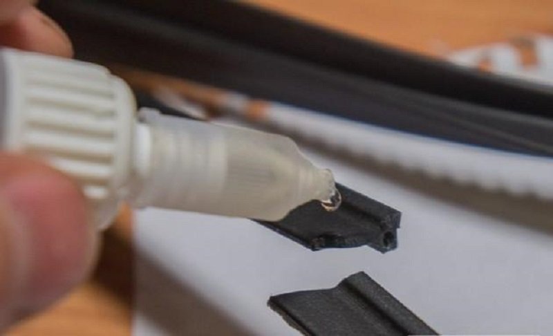 смешать клей и соду