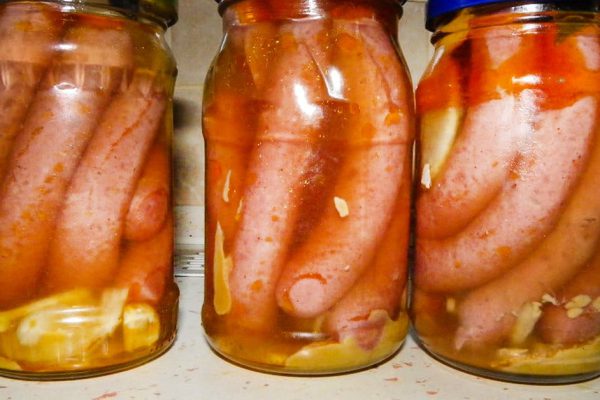 Чешские маринованные сосиски в банке «Утопенцы» для вечеров с бокалом пенного