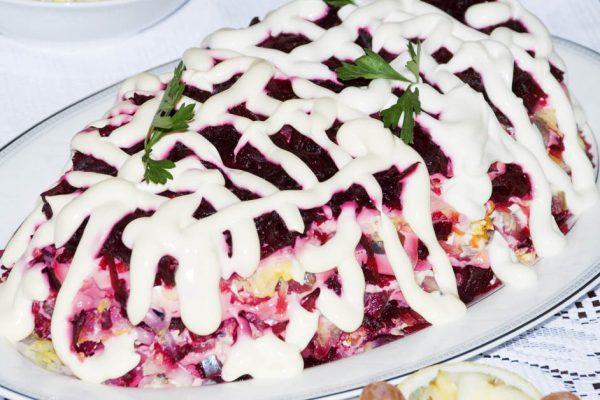 Окутанный тайной соус для «Шубы», чтобы салат в два счета возник на столе