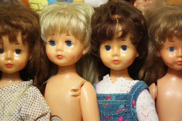 Для внучки сохранила свои куклы производства ГДР, имена выбирали со словарем