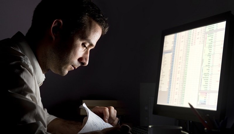 работа допоздна