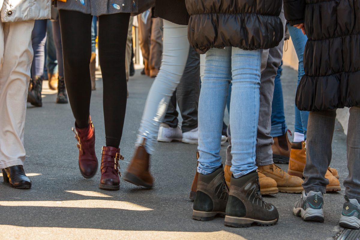 как человек стоит психология