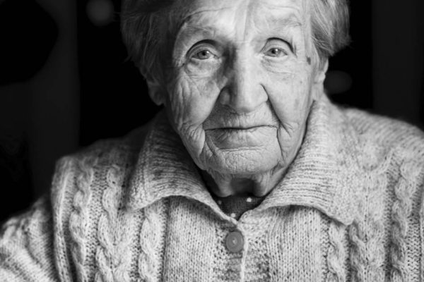 Бабушка хоть и учитель русского по образованию, но смогла накопить денег на жилье в советское время