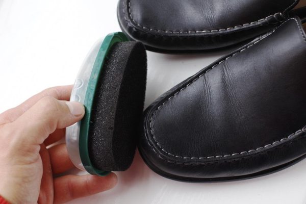 Чем я заменяю дорогие губки с пропиткой, чтобы отполировать обувь как следует