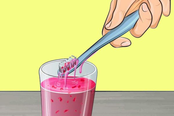 Взяла 2 ягоды клубники и смешала с горстью соды. Головокружительный результат после второго сеанса!