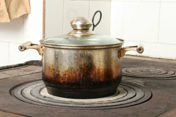 Что сделать из старой кастрюли