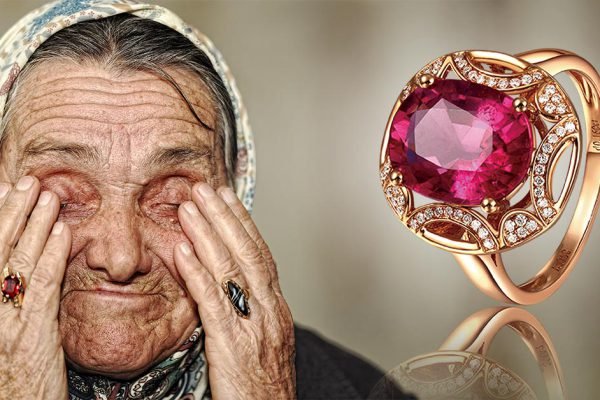 Будущая свекровь подарила старинный перстень за неделю до свадьбы, наутро я уже была у ювелира