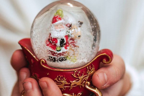 Соседка показала, какая вещь в ее квартире самая старая, я тут же набрала резвого скупщика Вениамина