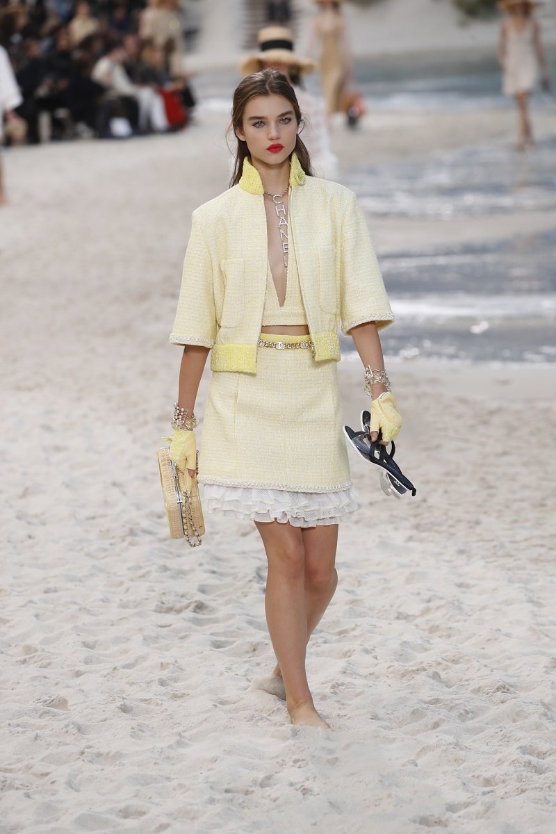 Модные женские образы с юбками