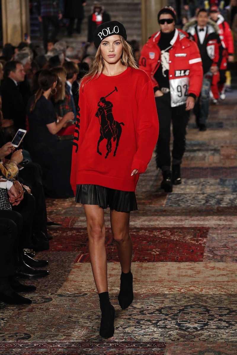 черный свитер женский