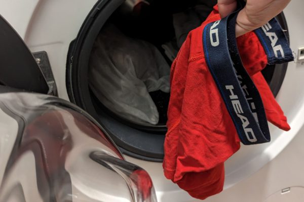 Какие ошибки при стирке нижнего белья допускают беспечные хозяйки и почему не стоит отправлять его в машинку вместе с другими вещами