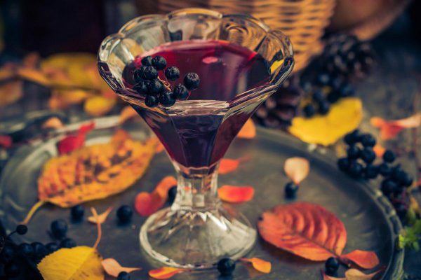 Рецепт наливки из листьев вишни и смородины