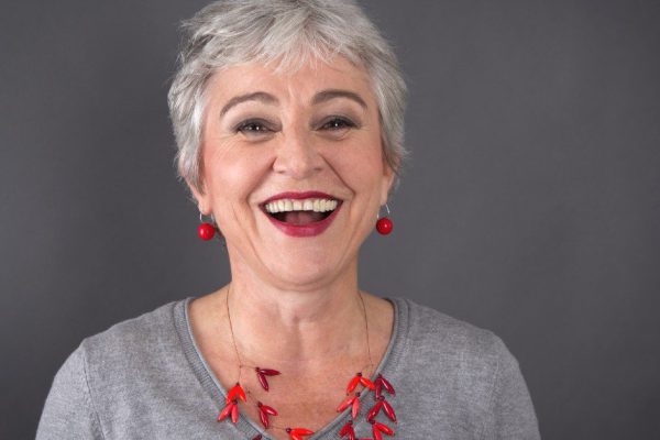 Какие стрижки не стоит делать дамам с седыми волосами