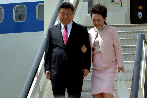 Belgrade, Serbia. 17th June, 2016. Chinese President Xi Jinping's plane landed at Belgrade's Nikola Tesla International airport. On the ground, Xi and his wife, Peng Liyuan, were greeted by Serbian President Tomislav Nikolic and his wife