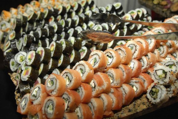 Почему мы отдаем бешеные деньги за продукты с диковинными названиями