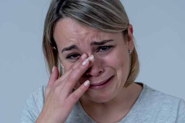 В пятницу после работы пошла к подруге на кофе и случайно увидела своего мужчину, который заходил в ее подъезд, у меня сразу возникли вопросы