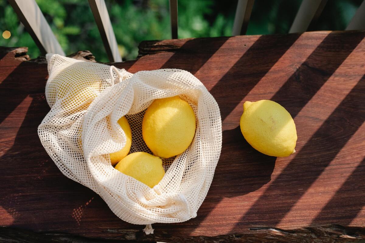 Запасливая хозяйка сушит лимоны килограммами, хотя они есть в магазине круглый год, объясняем, для чего лимоны, фрукты, очень, когда, могут, лимон, сушеные, дольки, холодильнике, можно, хозяйка, другие, стоит, качестве, полезные, только, достаточно, какой, сушить, спокойно