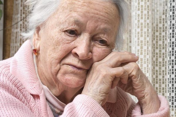 Почему наши мамы выросли в дефиците любви и как им помочь