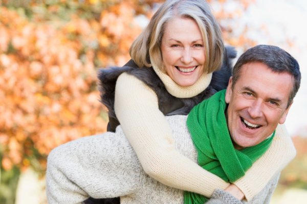 Вышла в 65 лет замуж за своего ровесника, да вот дети на свадьбу не пришли