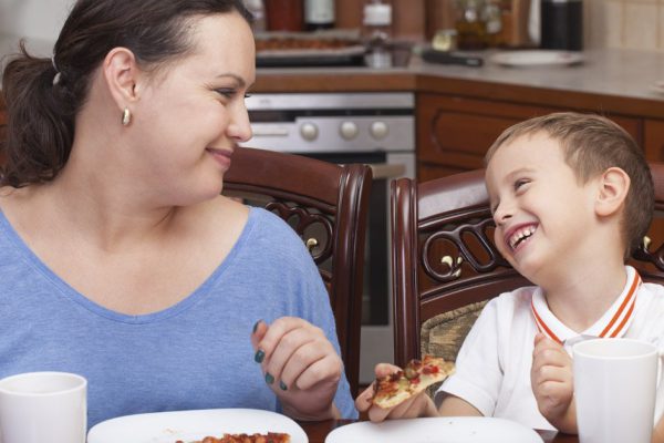 Муж взял меня замуж с ребенком, а теперь хочет, чтобы в свадебное путешествие мы отправились без моего сына