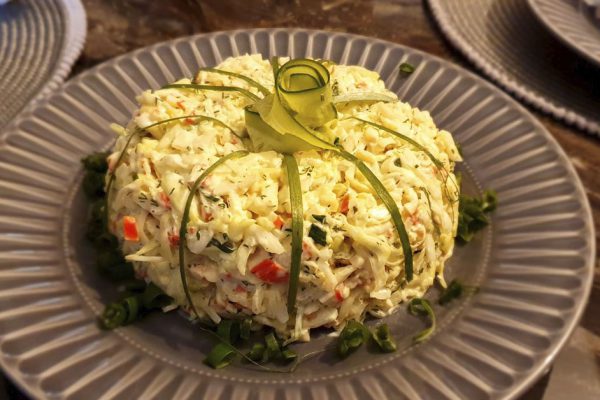 Готовлю салат с крабовыми палочками как в ресторане, без кукурузы и риса