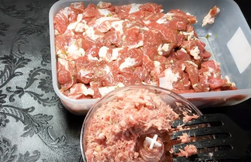 свиная колбаса в рукаве