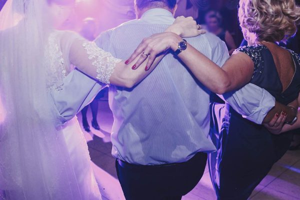 Обида матери, которую сын не зовет на свадьбу