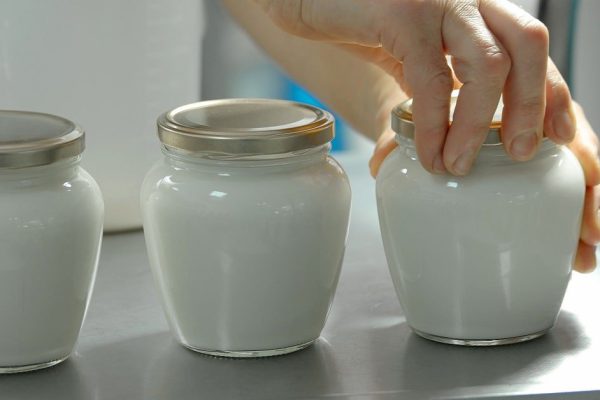 После свидания с итальянским сыроваром постоянно готовлю сыр из йогурта, с покупным мой домашний сыр не сравнится