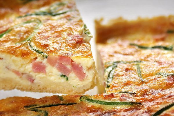 Сырный пирог с ветчиной: отличный способ разнообразить вечернее меню!