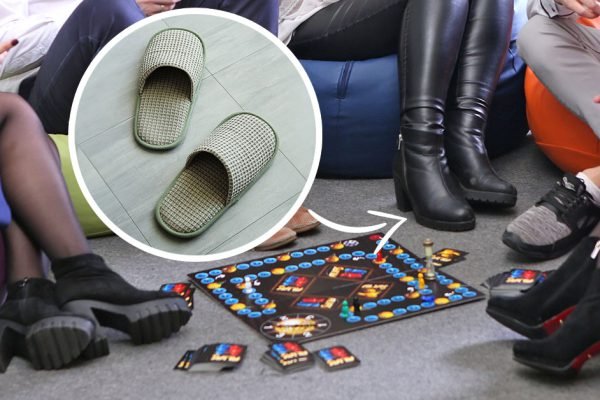 Заставлять ли гостей снимать обувь при входе и нужно ли предлагать им тапочки, вот как стоит поступить