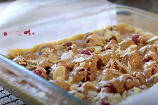 Малину для тарта собирала под пение птичек, английский традиционный десерт подаю во время чаепития