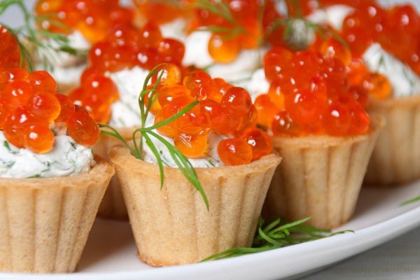 Почему бутерброды с красной икрой — прошлый век