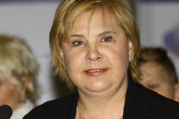 Татьяна Догилева не сплетничает, не участвует в скандальных шоу, народ ее и так обожает