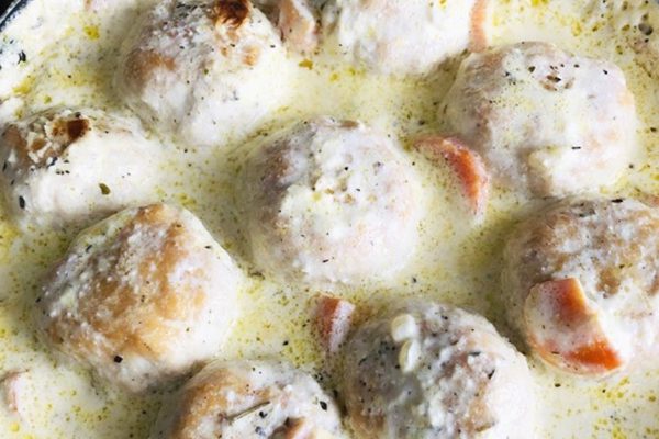 Зачем купать тефтели в сливочном соусе